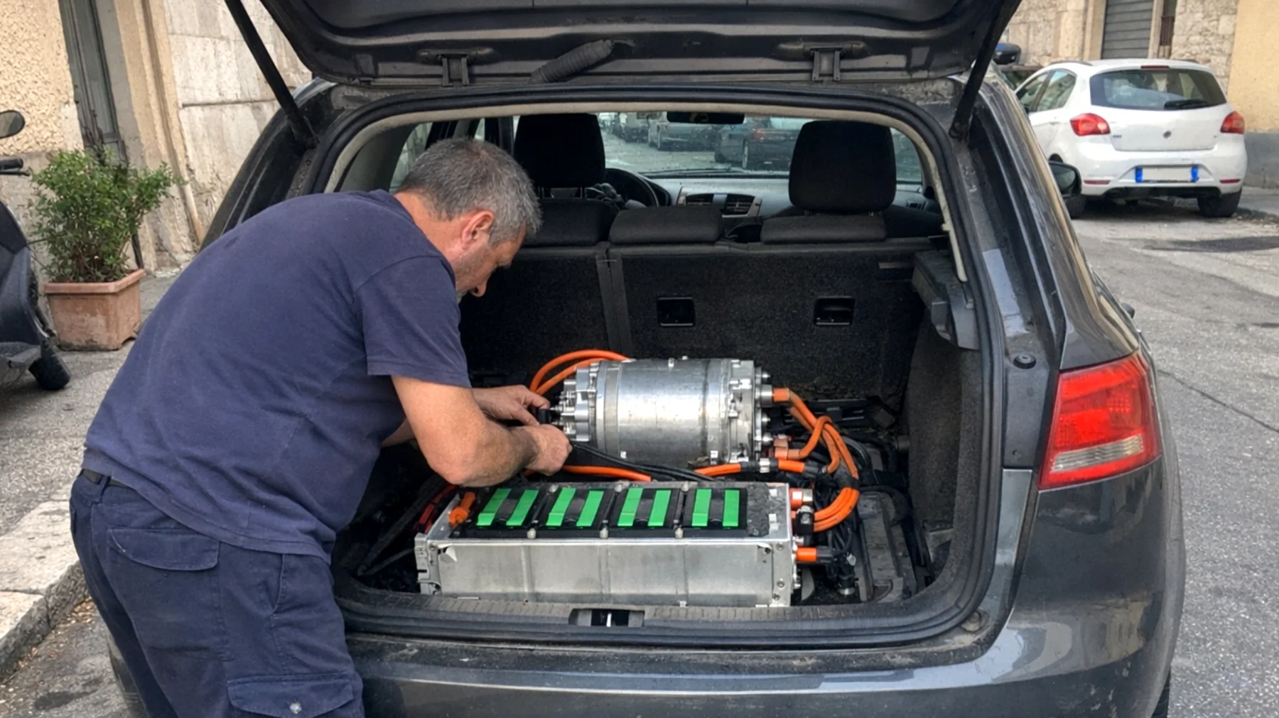 Motorimsg_011gHijYpZY73Rf1EhxMCRML"