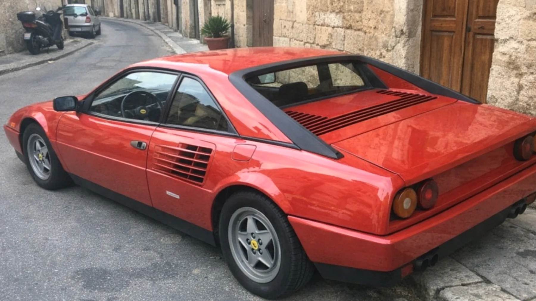 Motorimsg_013mD6KbMu1YAgVdHnMjT7kK"