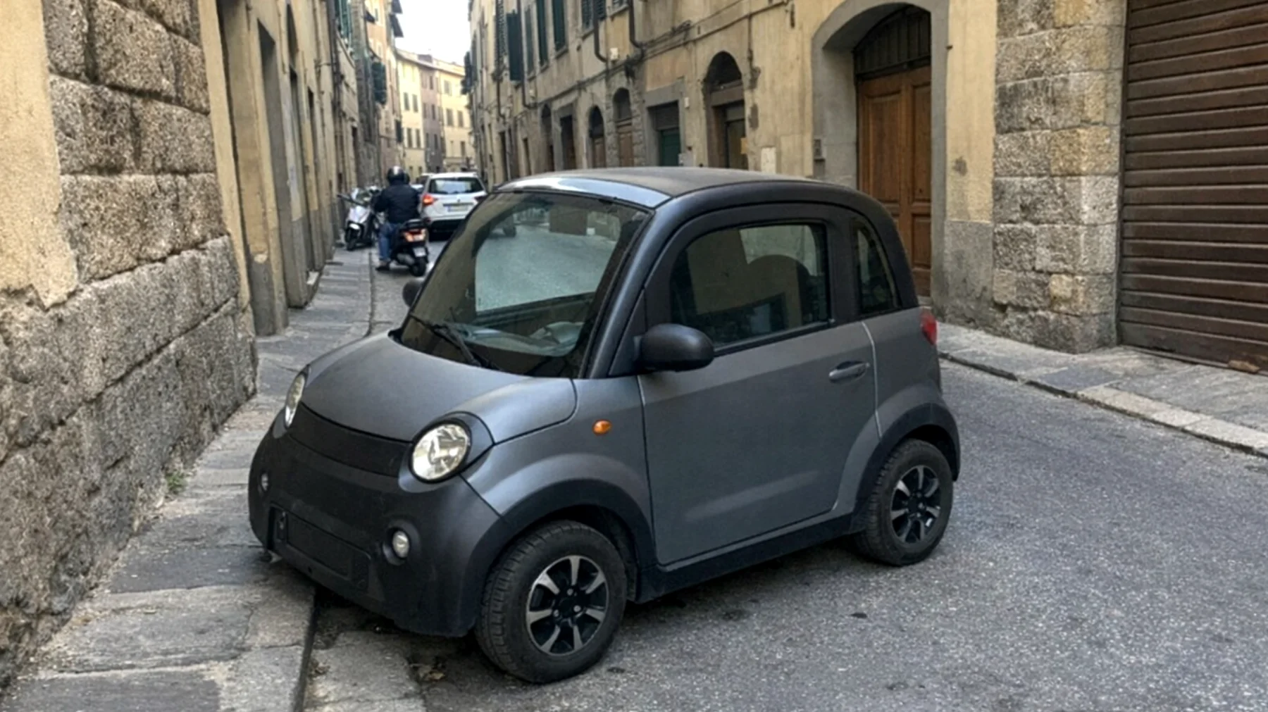 Motorimsg_01SNphi3eguRBz8Zn8StNvX1"