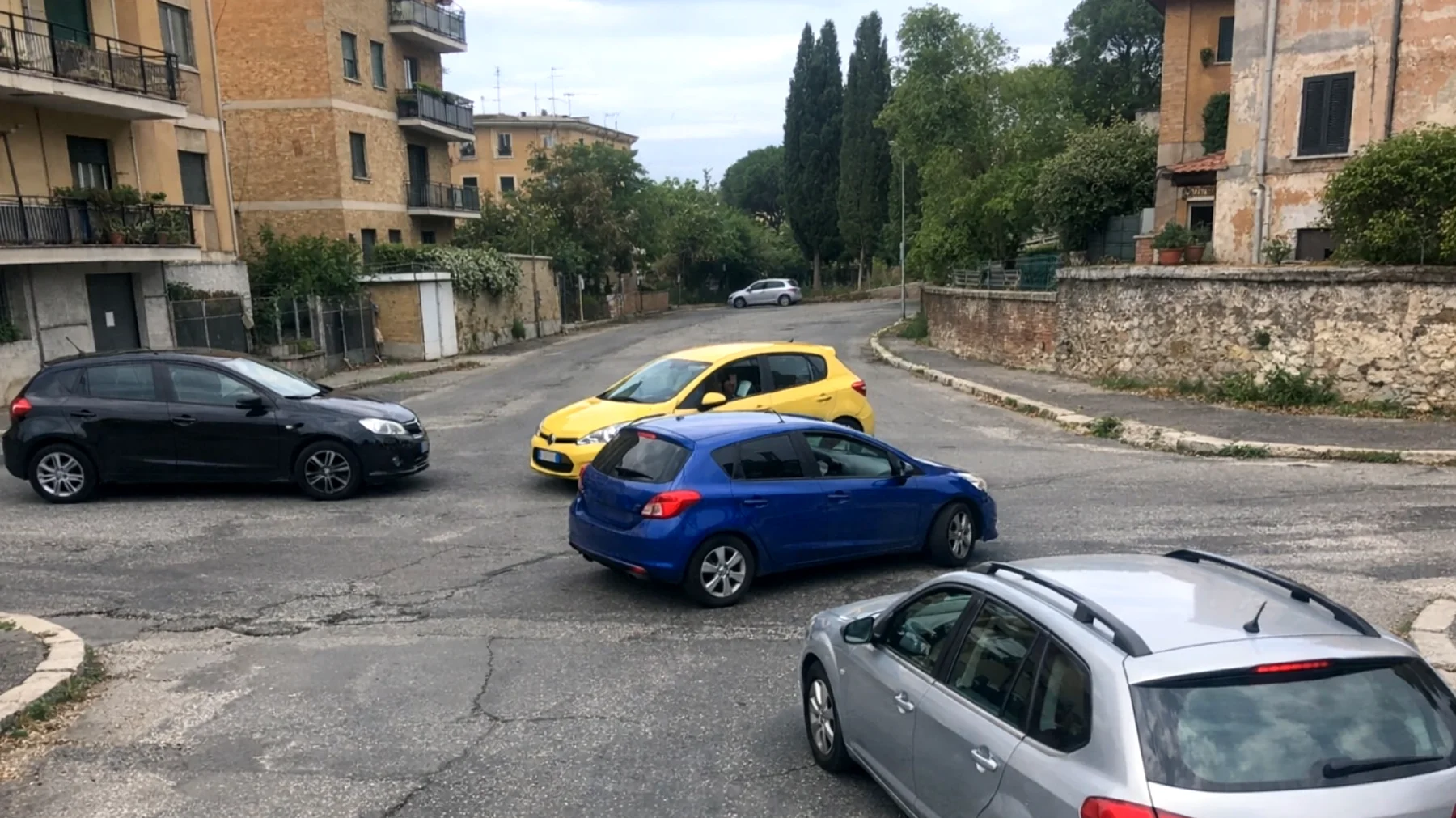 Motorimsg_01T1Azow1T6LC3ZYUF6v9HPW"