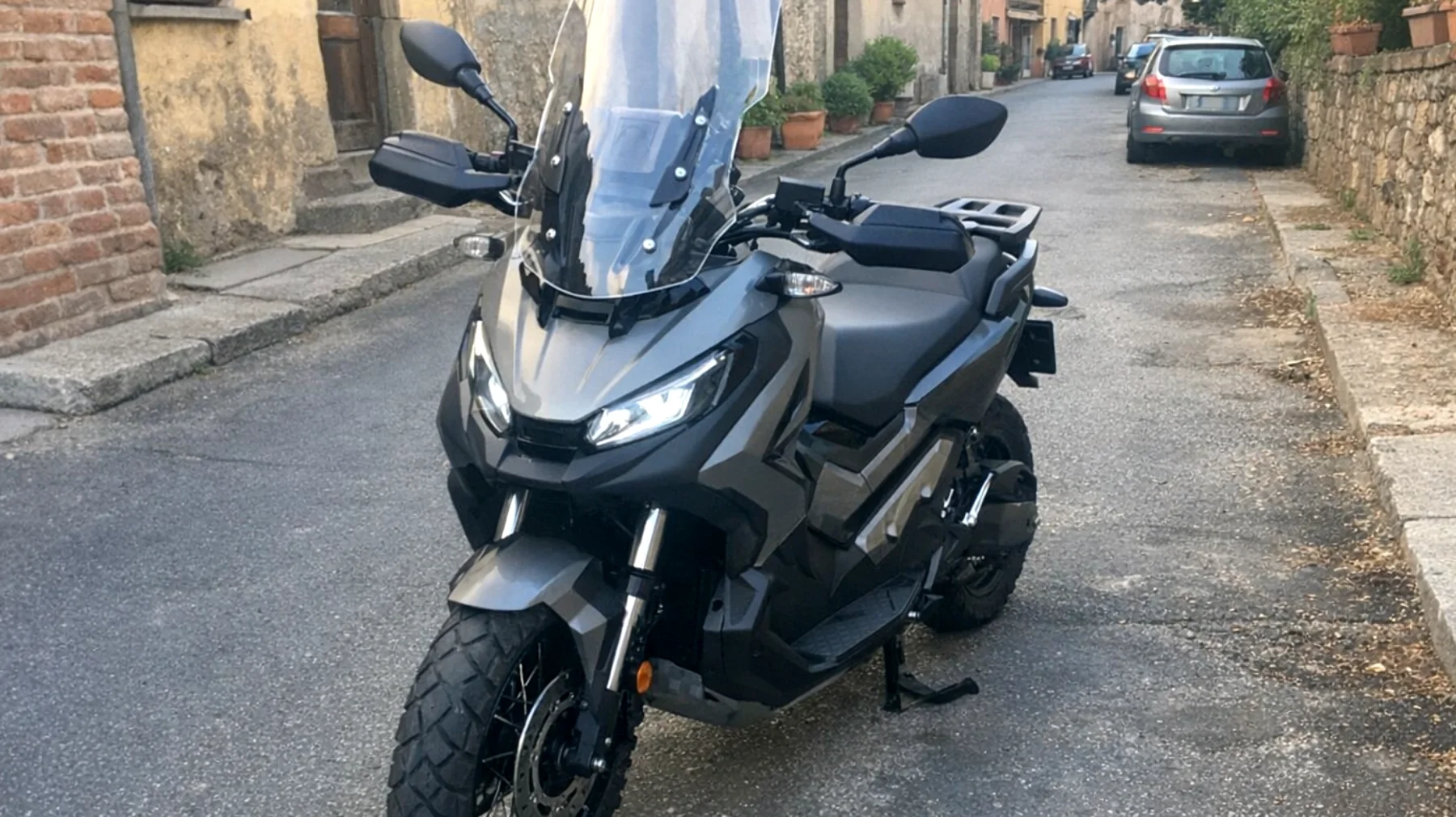 Motorimsg_01WHAdBANTUJVYPxYhJJzHjc"