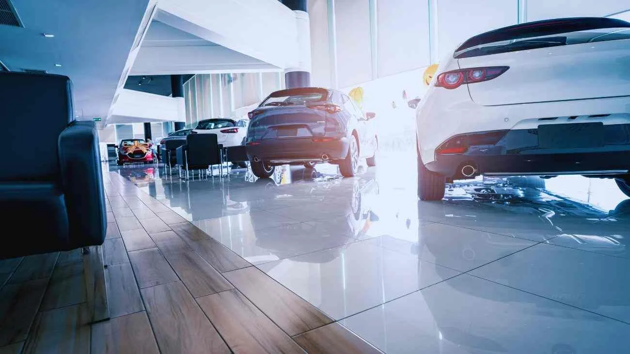 Auto, perché il prezzo non è mai quello che vediamo in TV? Il segreto che tutte le Case applicano