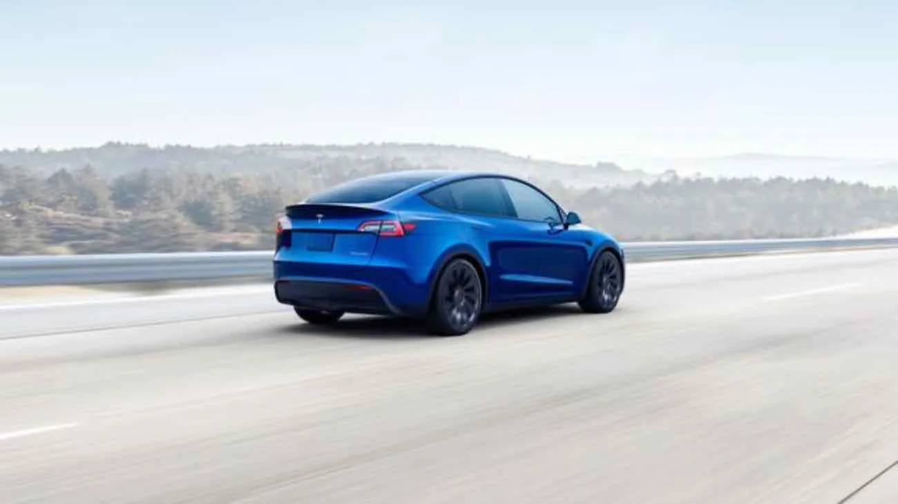 Tesla Model Y sarà ibrida